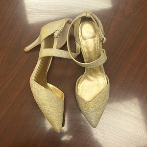 Belle by Badgley Mischka shoes